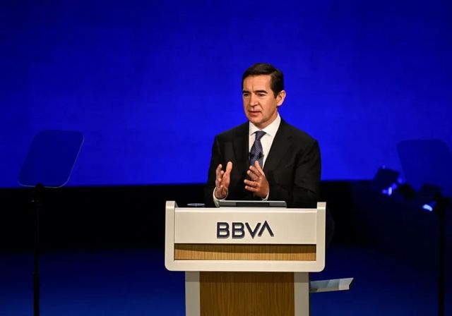 BBVA sostiene que el Gobierno solo puede mantener o suavizar las condiciones de la OPA