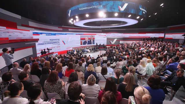 Путин обсудит с правительством возвращение распределения после вузов