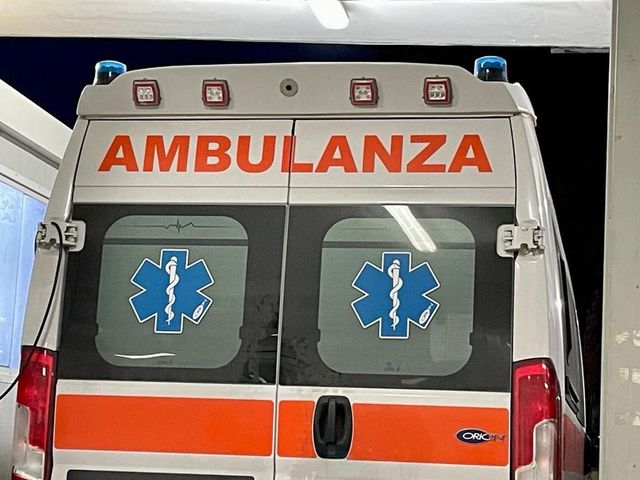 Operaio 26enne di una ditta di edilizia acrobatica precipita e muore a Lecce