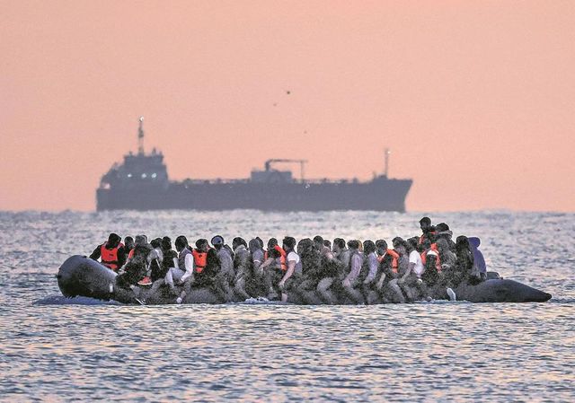 En patera a Inglaterra: una odisea de 33 kilómetros