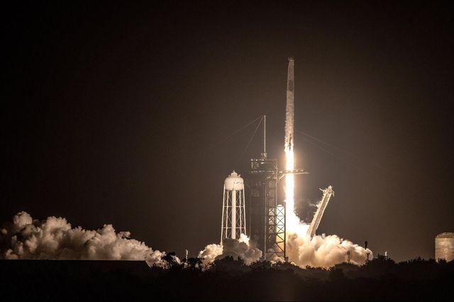Négy űrhajós indult a Nemzetközi Űrállomásra a SpaceX űrhajójával
