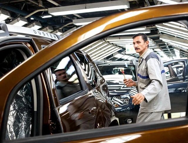 Dacia trimite din nou în șomaj tehnic câteva sute de angajați