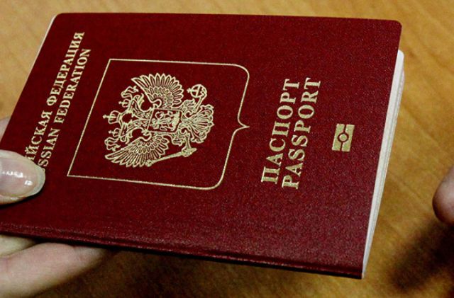Putin a semnat decretul privind eliberarea pașapoartelor Federație Ruse locuitorilor din Donețk și Lugansk