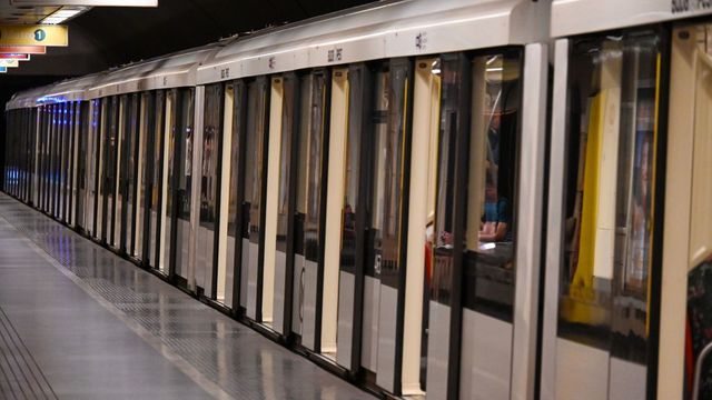 Érdemes résen lenni, másképp jár a 2-es metró hétvégén