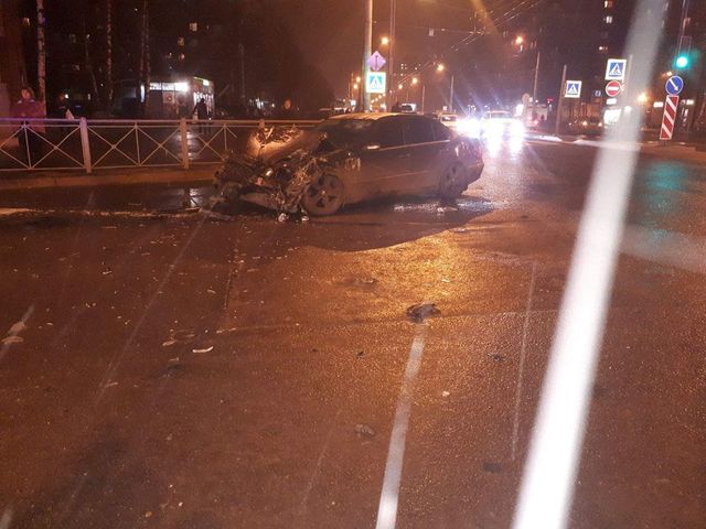 ДТП с участием автобуса и двух легковых автомобилей произошло в Москве