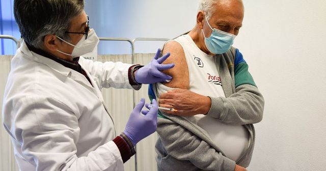 Vaccini, somministrazioni quadruplicate con AstraZeneca in Sicilia. In arrivo 400 mila dosi di Moderna