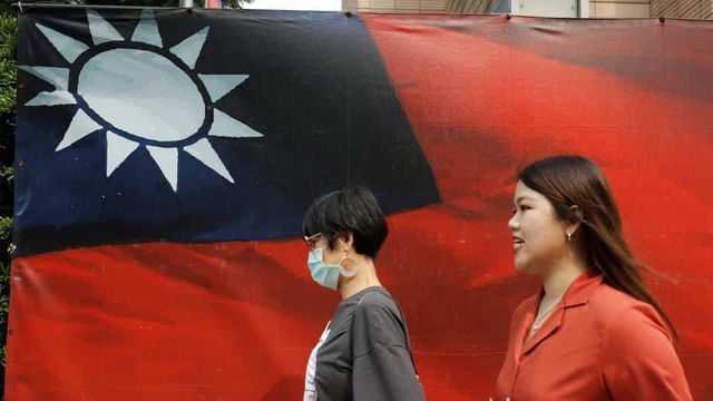 China sends fighter jets as US health chief visits Taiwan