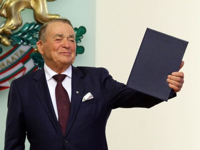 Почина канадският милиардер от български произход Игнат Канев
