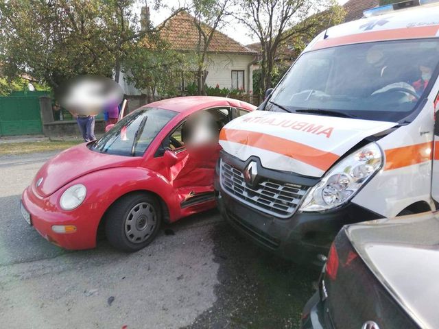 Accident rutier în Copou. Au fost implicate două autoturisme