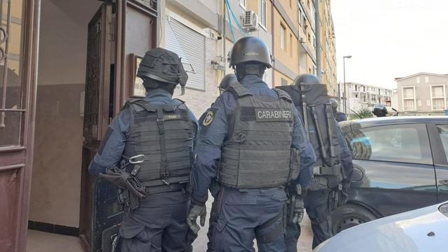Dl Caivano, la bozza: dai 14 anni avviso orale e stop ai cellulari per i condannati