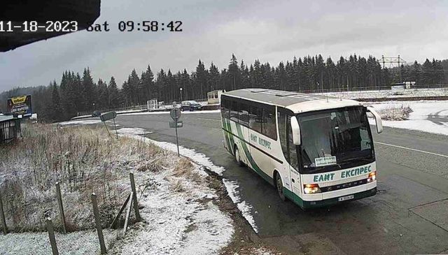 Сняг падна на Петрохан и по проходите в Смолянско - Труд