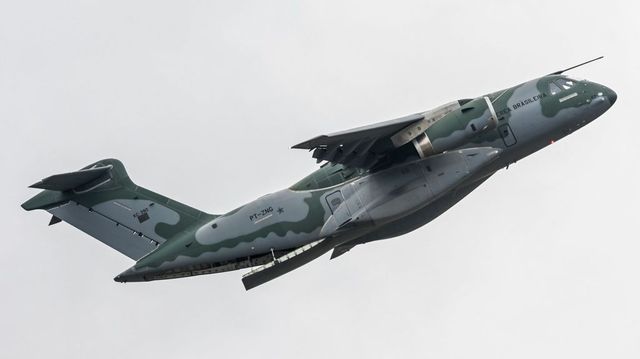 Tesztelésre Magyarországra érkezik az első magyar KC-390 katonai szállítórepülőgép