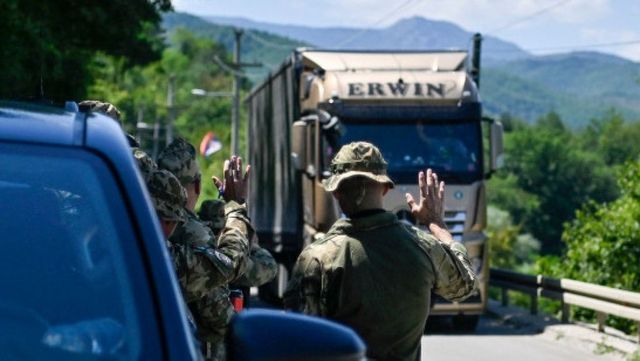 Sârbii din Kosovo au înlăturat baricadele de la frontieră