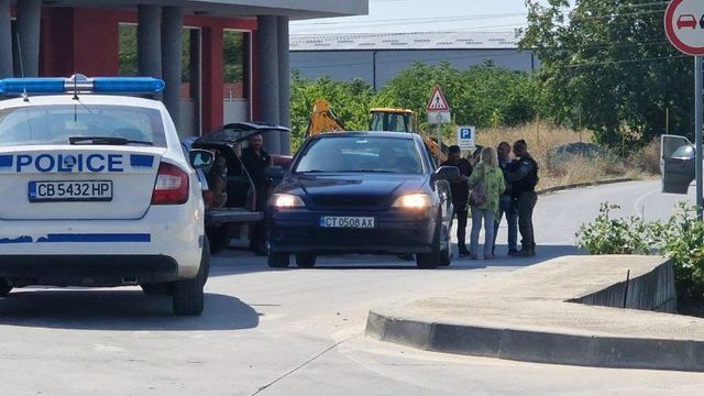 Въоръжен мъж се барикадира в Стара Загора - Труд
