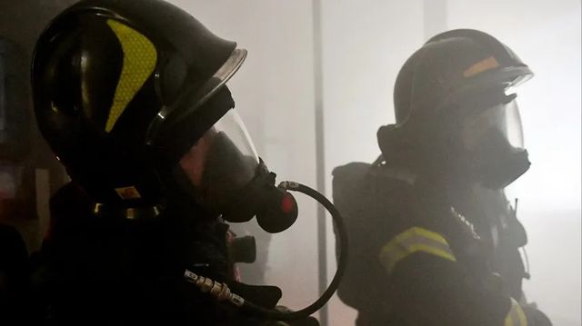 Четыре человека погибли при пожаре на севере Петербурга