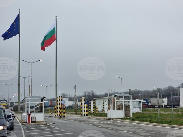 Пилешко месо без документи иззеха при съвместна проверка полицаи и митничари на ”Капитан Андреево”
