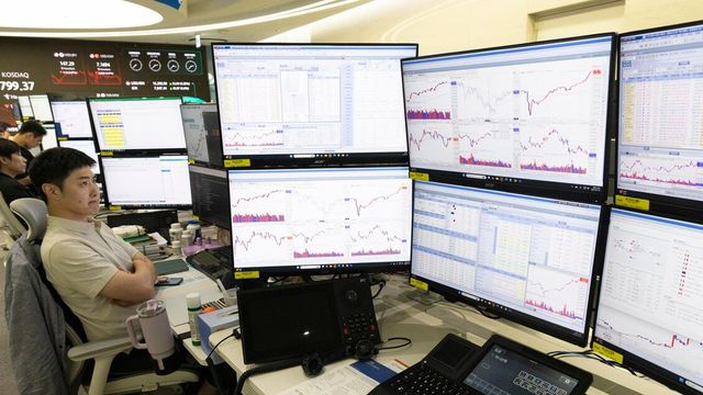 Borsa: Milano chiude in rialzo, +1,33%