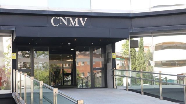 La CNMV valor suspender la cotización de Sabadell y BBVA si el Gobierno anuncia su decisión sobre la opa con el mercado abierto
