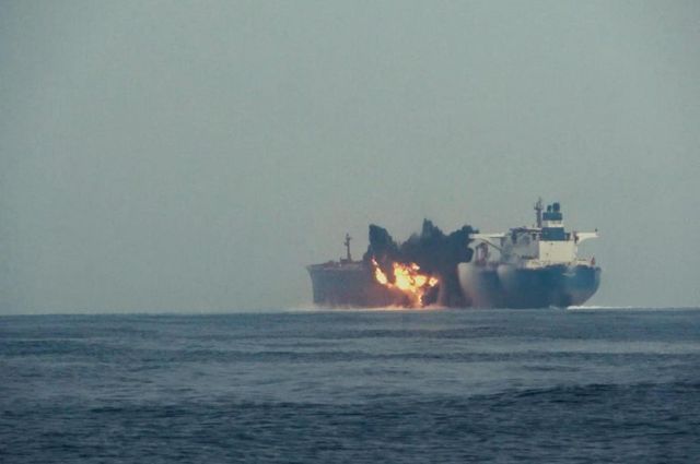 Un mercantile attaccato nel mar Rosso al largo dello Yemen