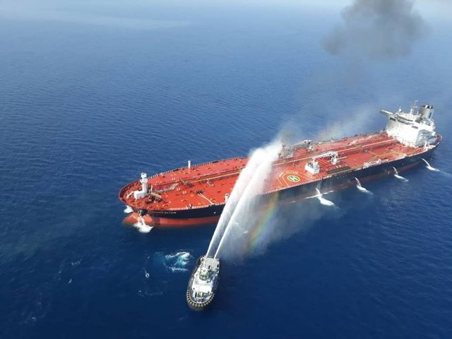 Ismeretlen okból megsérült több tartályhajó az Ománi-öbölben
