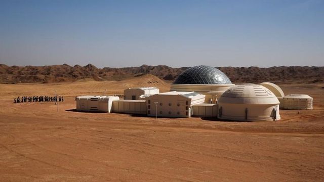 Chinese firm opens Mars base simulator in desert