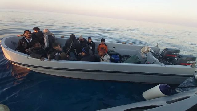 Migranti, in 670 approdati ieri a Lampedusa