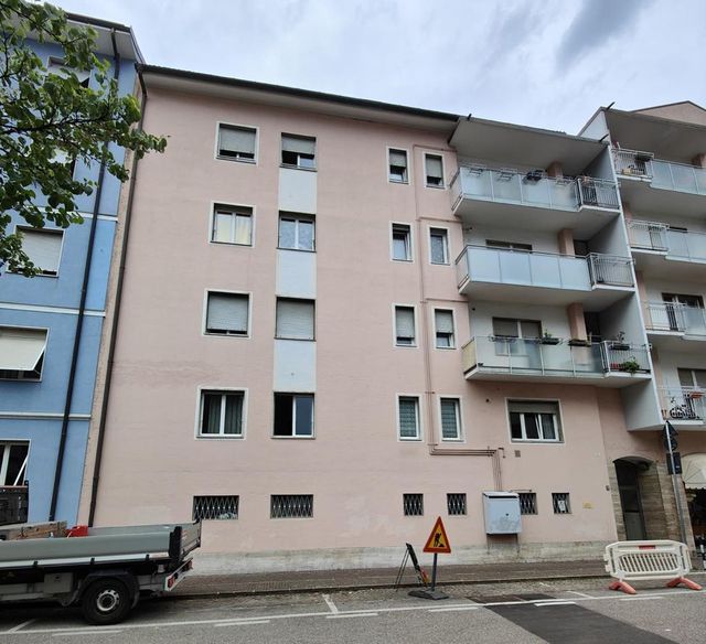 Bambino di 3 anni cade dal terzo piano a Bolzano, è grave