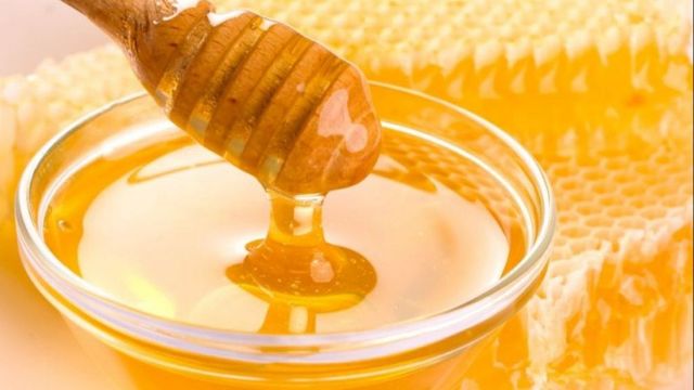 Contrabandă cu miere de albine de aproape 5 milioane de lei