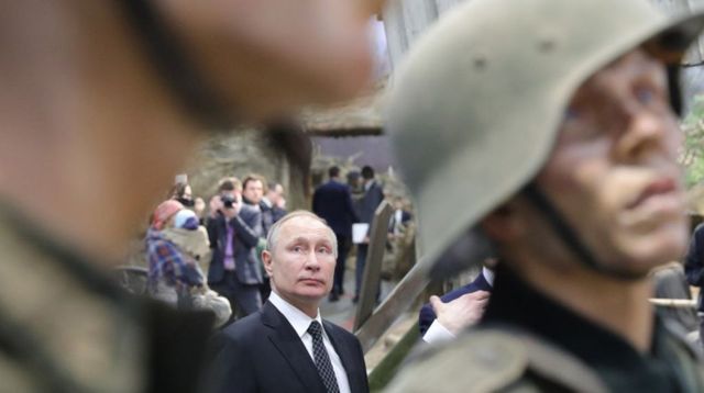 Vladimir Putin vrea să le interzică prin lege comparațiile făcute între URSS și regimul nazist