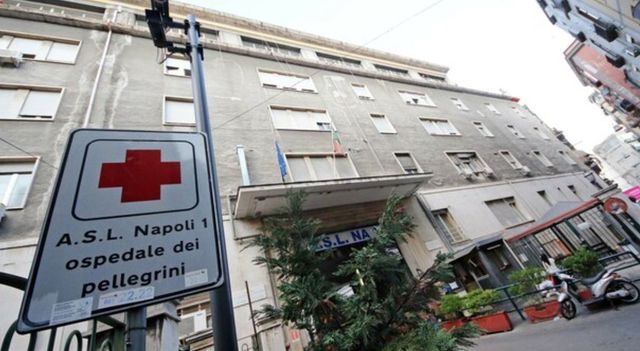 Quindicenne accoltellato a scuola da un gruppo di coetanei