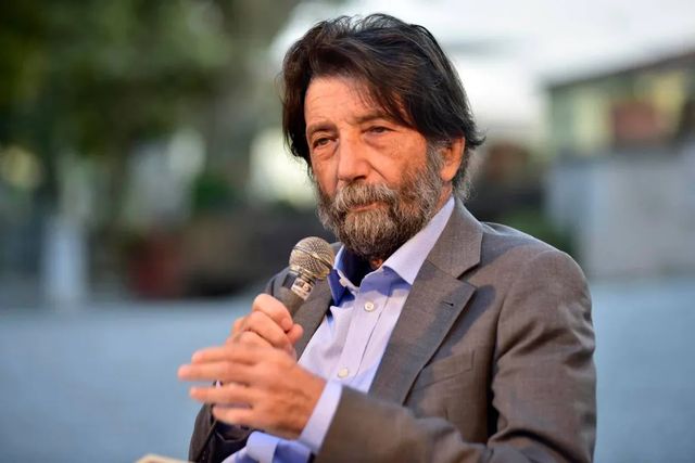 Massimo Cacciari si sposa a 81 anni, nozze presto a Milano