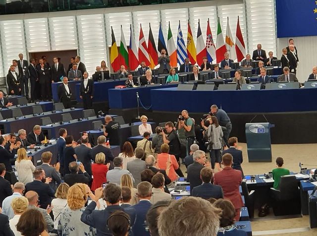 Comisia Europeană, chemată de europarlamentarii USR-PLUS să facă un audit la sistemul 112