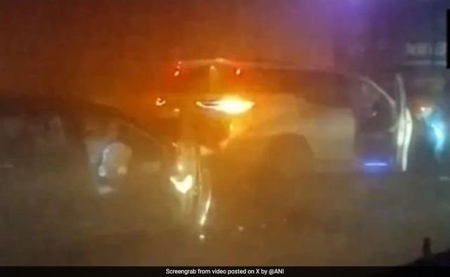 One dead, dozens hurt in 6-vehicle pile-up on Agra Expressway due to heavy fog
