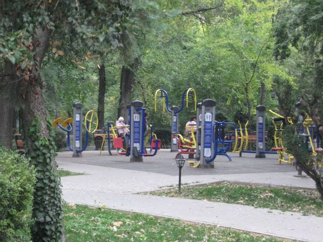 Parcurile din București se închid începând de astăzi