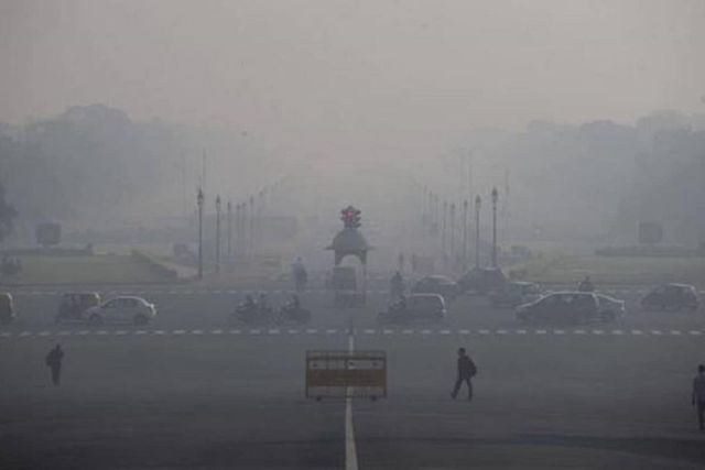 Dense fog delays several flights, trains to and from Delhi