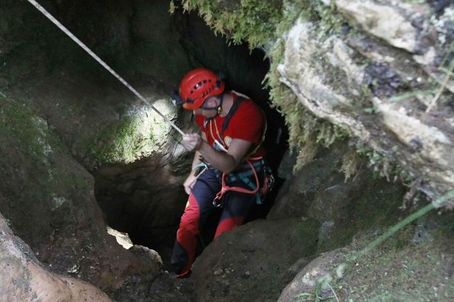 Speleologi bloccati in Calabria, prigionieri in una grotta nel Bifurto