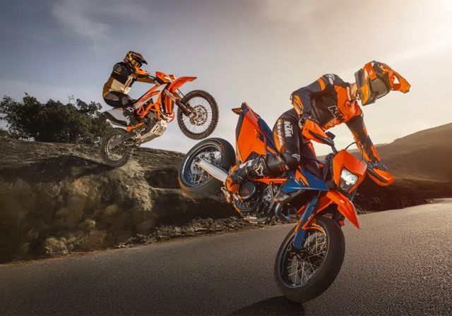 Nuevas KTM 690 Enduro R y 690 SMC R 2026, con el monocilindro más potente del mercado