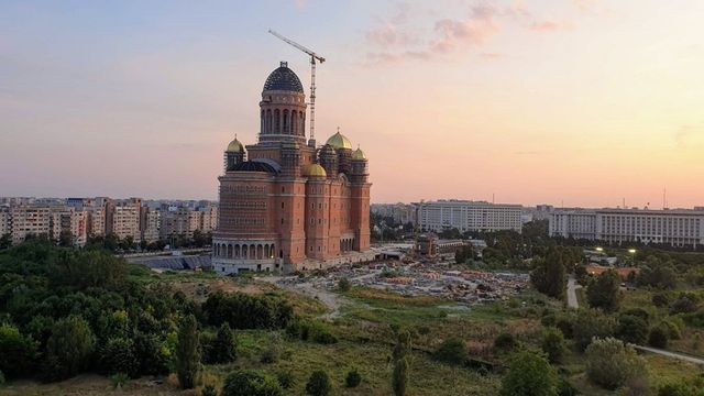 Primăria Sectorului 1 vrea să acorde 10 milioane de lei Catedralei Neamului