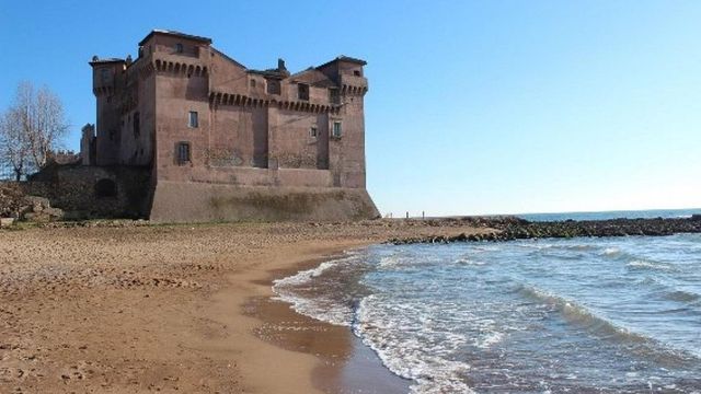 Si tuffa in mare per salvare una donna e una bimba in mare, Gianfranco Ricci muore annegato a Santa Severa