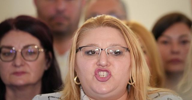 Patru deputați plecați din partidul lui Șoșoacă au trecut la PSD