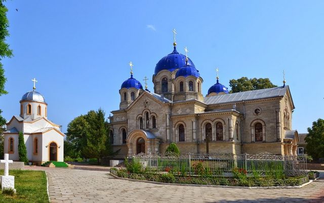 Зараженный коронавирусом монах сбежал из Приднестровья в Молдову
