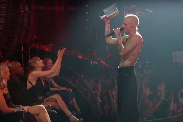 Mtv Awards, i Maneskin vincono Best rock video con The Loneliest. Taylor Swift manda un bacio a Damiano