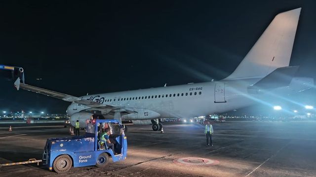 IndiGo Flight Engine Fails Mid-Air, Makes Emergency Landing At Kolkata Airport
