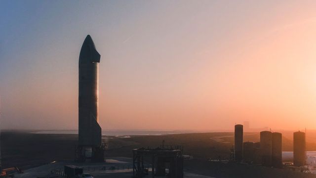 Прототип космического корабля SpaceX взорвался при посадке