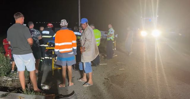 Accident grav în Iași. Căruță lovită de autoutilitară, cinci victime, două în comă