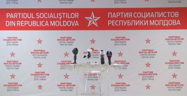 Socialiștii Vlad Batrîncea, Ion Ceban și Bogdan Țîrdea susțin o conferință de presă