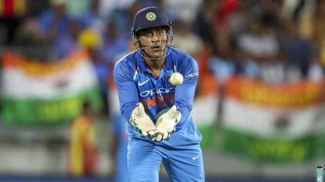 Virat Kohli can bat at No 4 during 2019 World Cup if situation demands, says Ravi Shastri