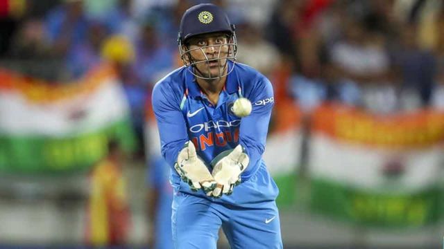 MS Dhoni ensures Indian flag doesn’t touch the ground as fan rushes out to touch his feet