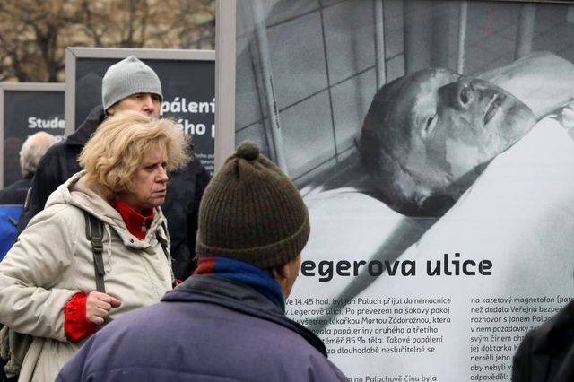 Česko si připomnělo 50 let od tragické smrti Jana Palacha