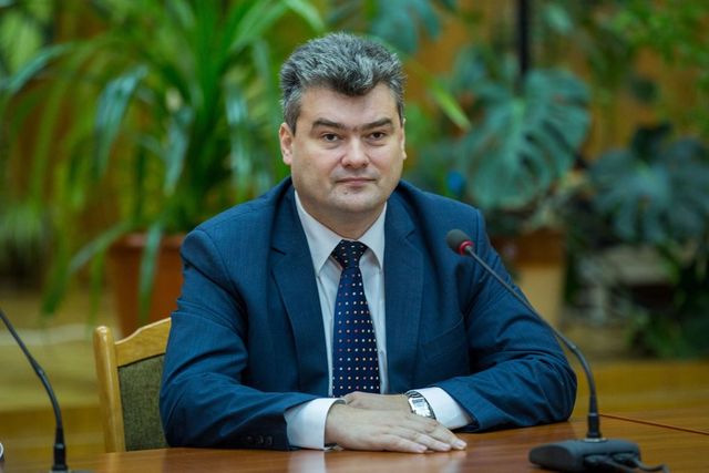 Președintele Iohannis l-a decorat pe fostul vicepremier pentru Reintegrare Gheorghe Bălan